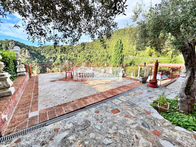 Villa in vendita a Seravezza