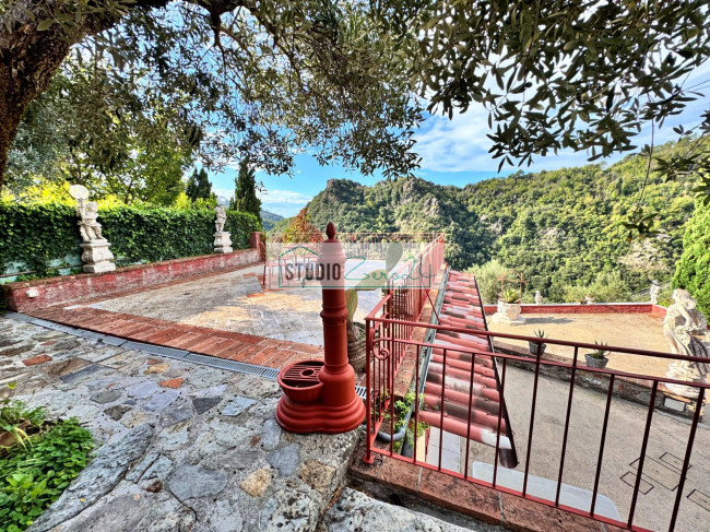 Villa in vendita a Seravezza