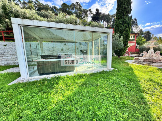 Villa in vendita a Seravezza