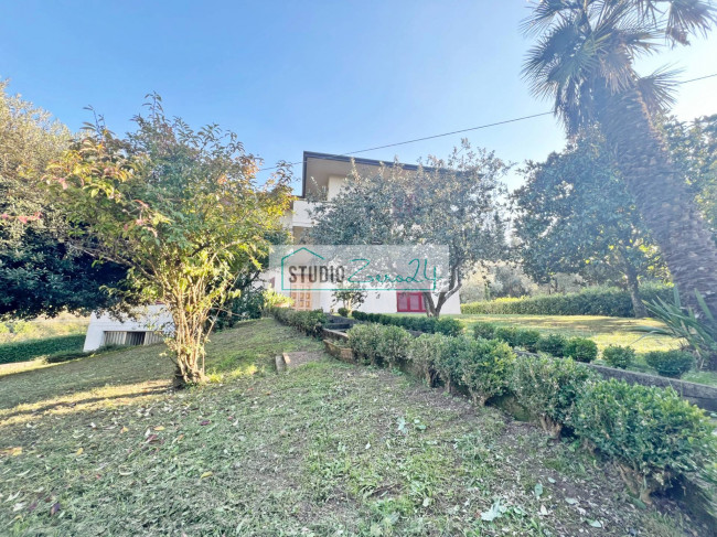 Villa in vendita a Camaiore