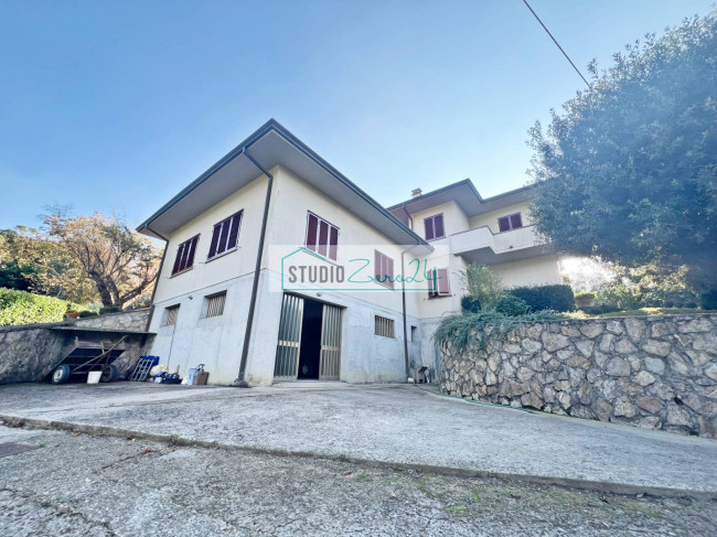 Villa in vendita a Camaiore