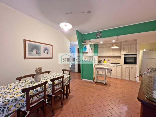 Villette a schiera in vendita a Camaiore