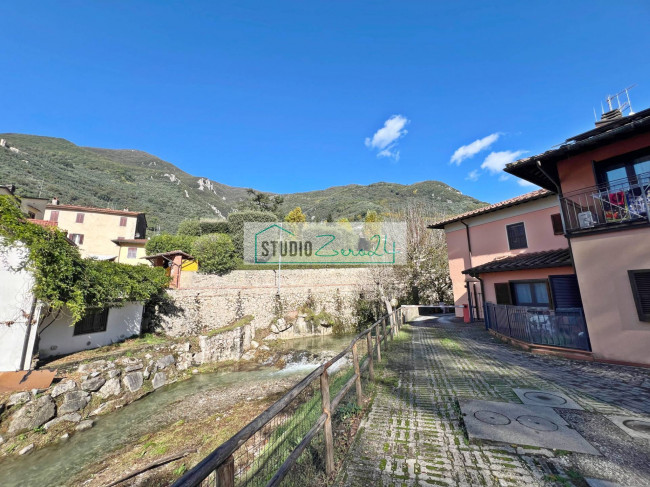 Villette a schiera in vendita a Camaiore