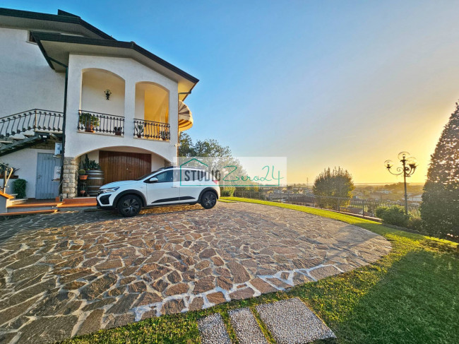 Villa in vendita a Massarosa