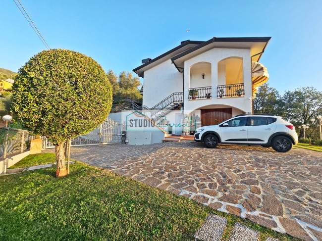Villa in vendita a Massarosa