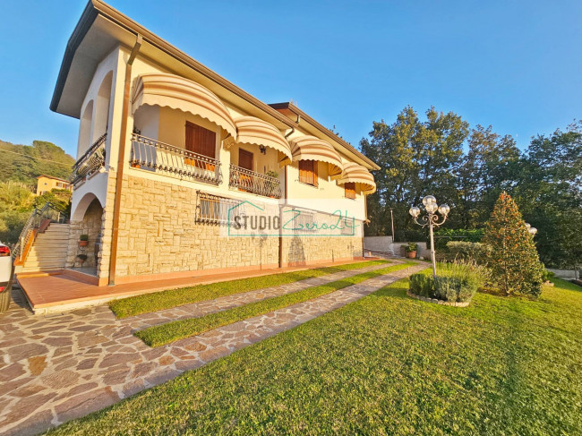 Villa in vendita a Massarosa