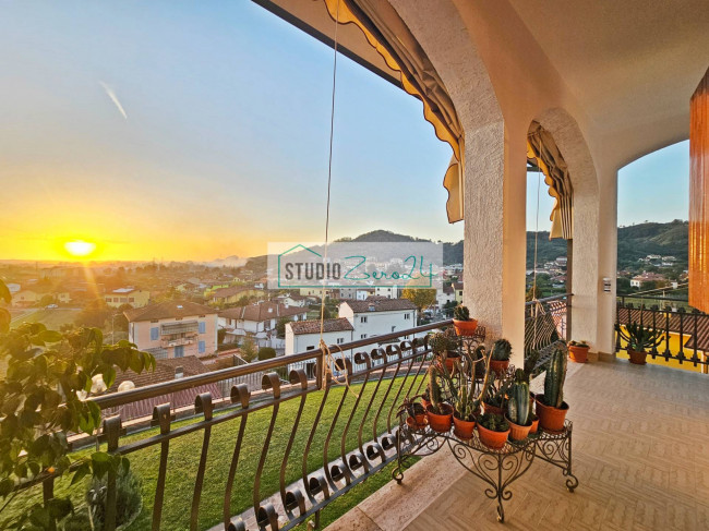 Villa in vendita a Massarosa