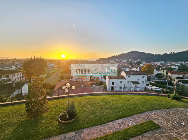 Villa in vendita a Massarosa