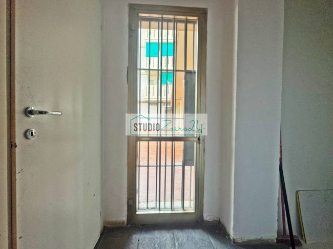 Locale commerciale in vendita a Massa