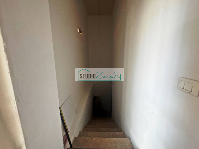 Locale commerciale in vendita a Massa