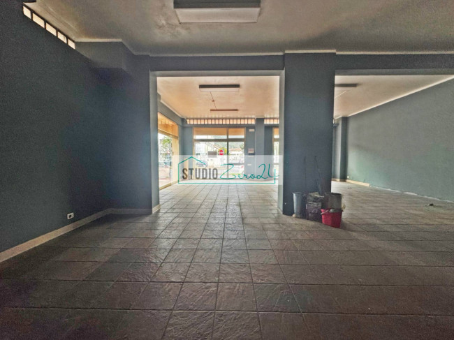 Locale commerciale in vendita a Massa