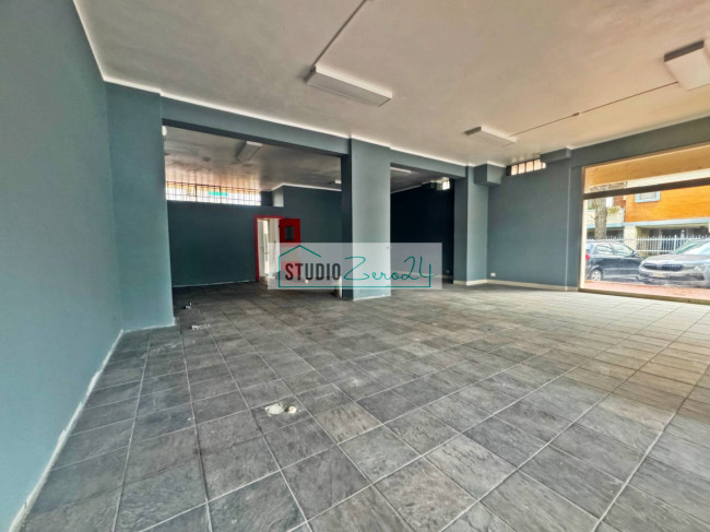 Locale commerciale in vendita a Massa