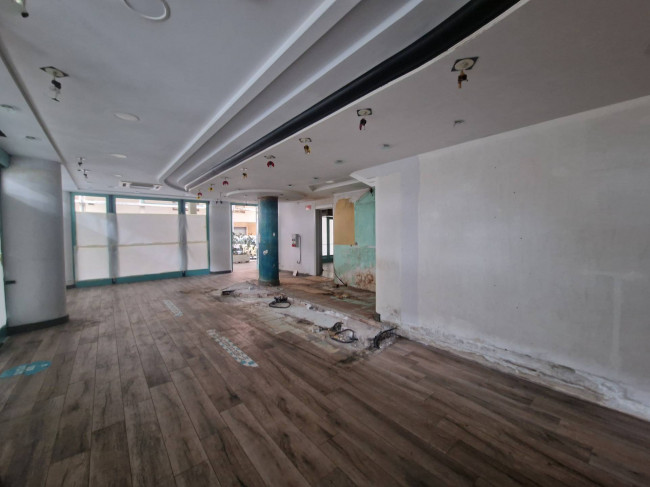 Locale commerciale in vendita a Camaiore