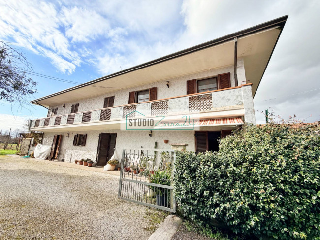 Casale in vendita a Pietrasanta