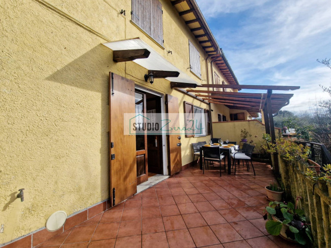 Villetta Bifamiliare in vendita a Camaiore