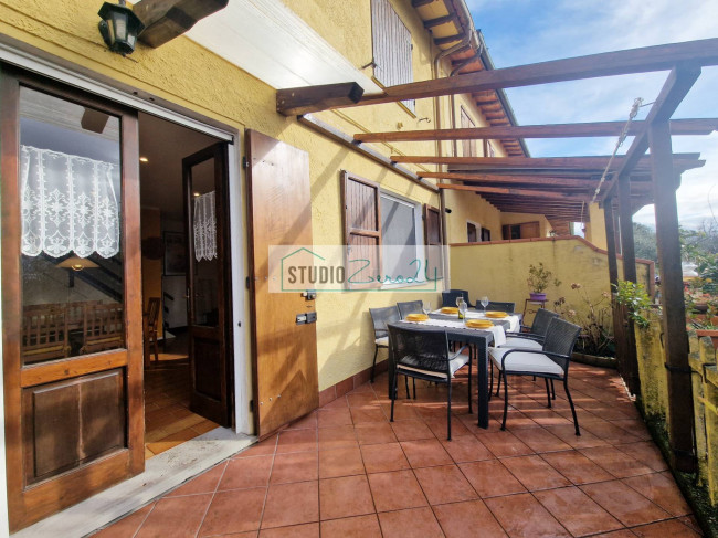 Villetta Bifamiliare in vendita a Camaiore