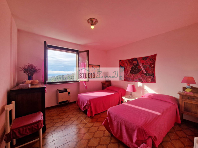 Villetta Bifamiliare in vendita a Camaiore