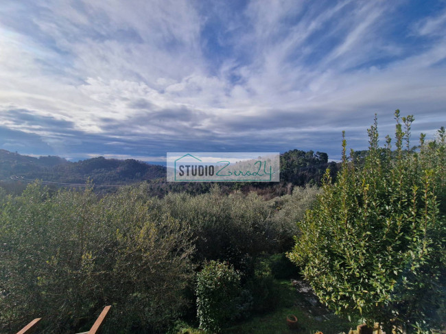 Villetta Bifamiliare in vendita a Camaiore