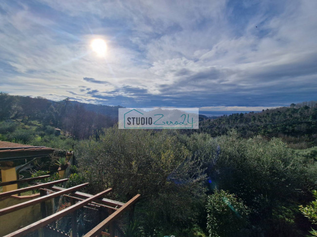 Villetta Bifamiliare in vendita a Camaiore