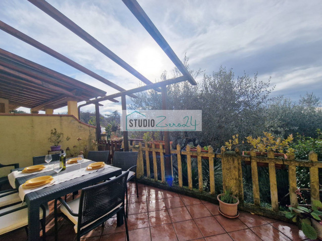 Villetta Bifamiliare in vendita a Camaiore