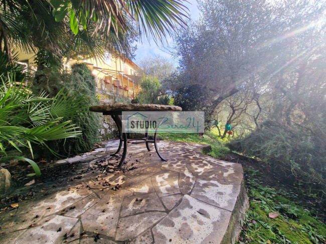 Villetta Bifamiliare in vendita a Camaiore