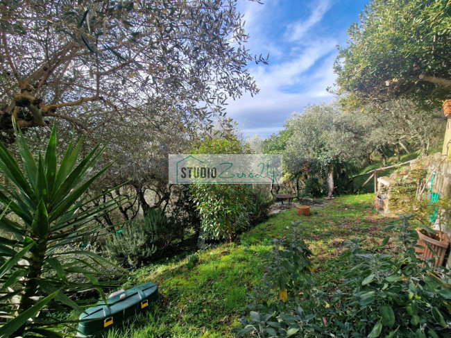 Villetta Bifamiliare in vendita a Camaiore