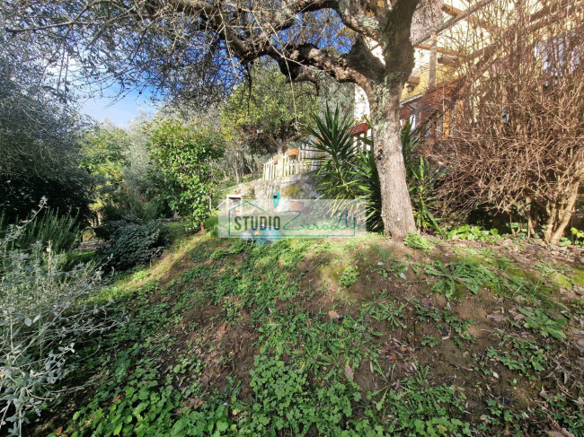 Villetta Bifamiliare in vendita a Camaiore