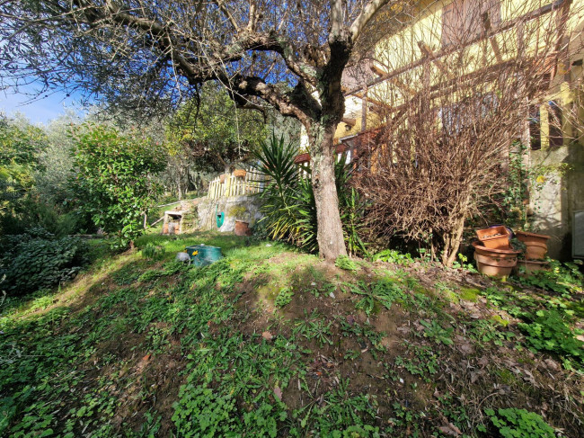 Villetta Bifamiliare in vendita a Camaiore