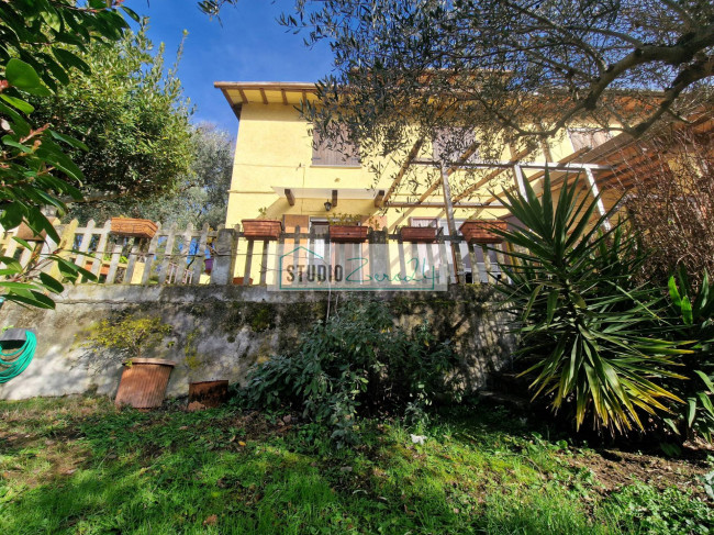 Villetta Bifamiliare in vendita a Camaiore