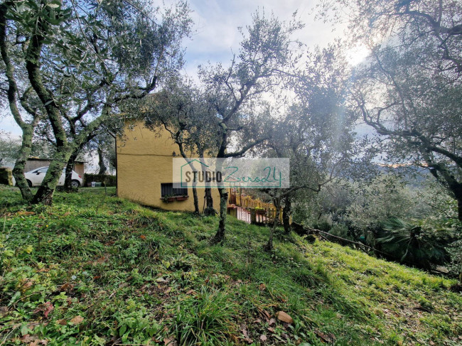 Villetta Bifamiliare in vendita a Camaiore