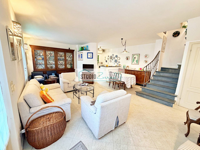 Villetta Bifamiliare in vendita a Pietrasanta