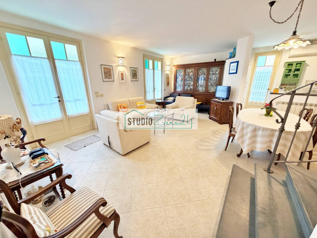 Villetta Bifamiliare in vendita a Pietrasanta