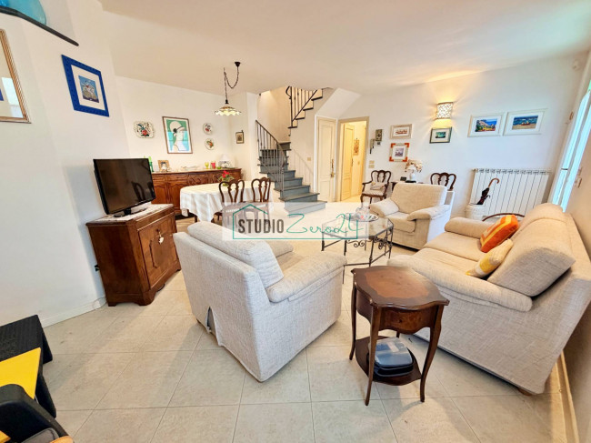 Villetta Bifamiliare in vendita a Pietrasanta