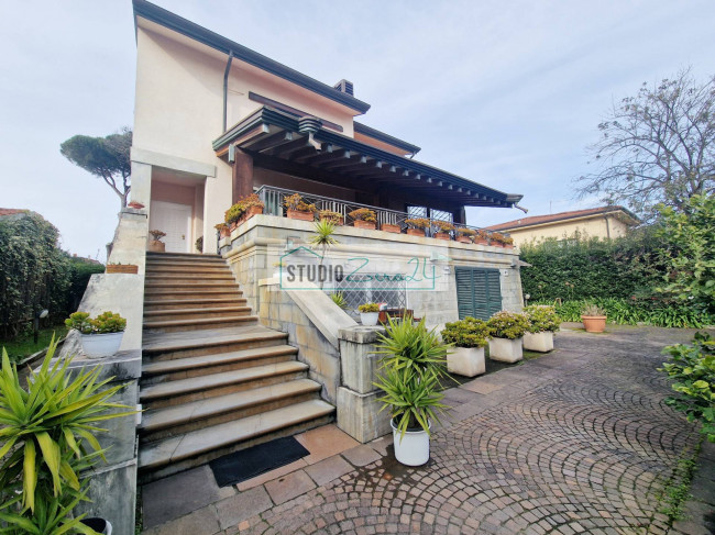 Villa in vendita a Camaiore