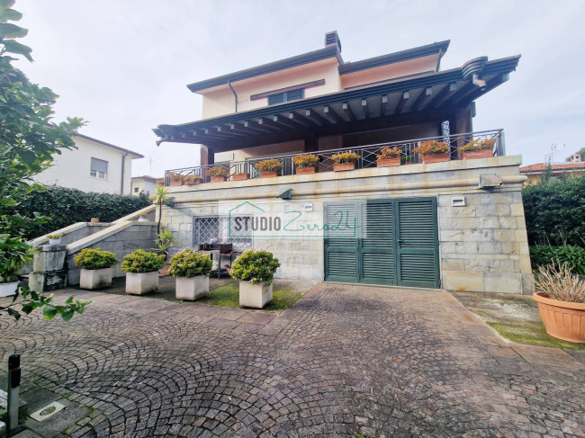 Villa in vendita a Camaiore