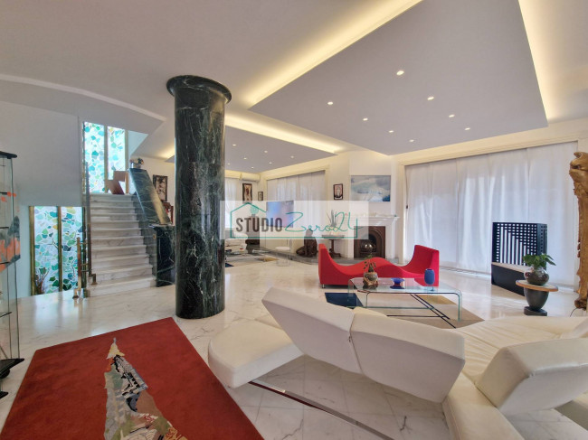 Villa in vendita a Camaiore