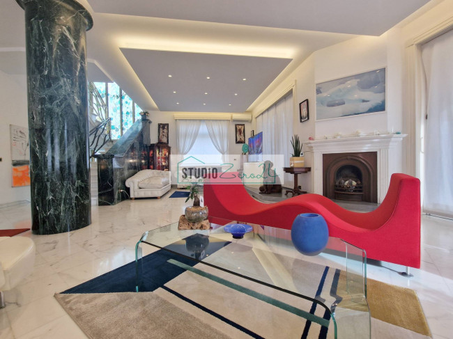 Villa in vendita a Camaiore