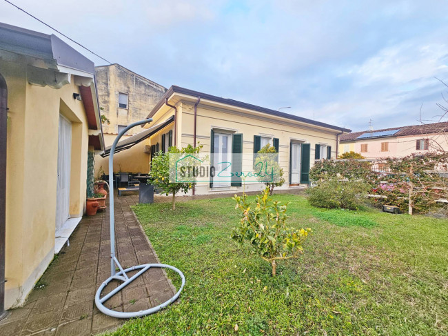 Casa singola in vendita a Viareggio