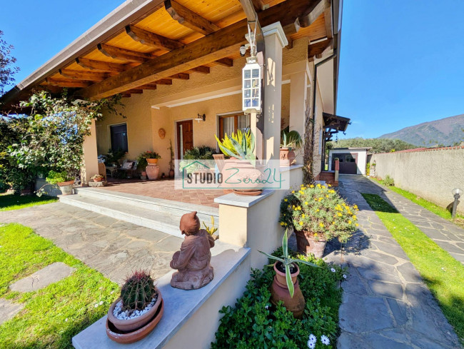 Villa in vendita a Seravezza