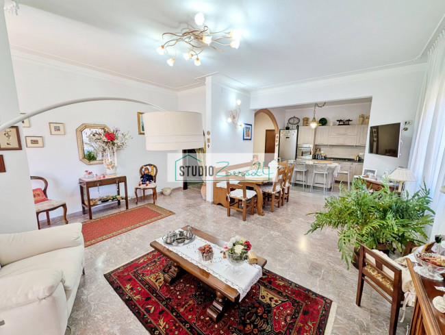 Villa in vendita a Seravezza