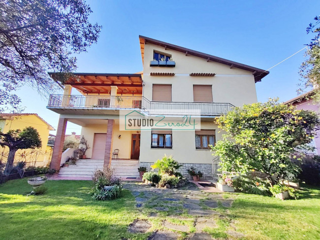 Villa in vendita a Seravezza