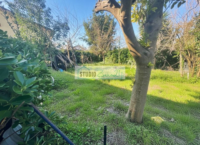 Casa singola in vendita a Massa