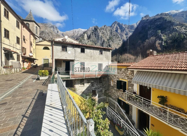 Casa singola in vendita a Massa