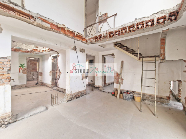 Villetta Bifamiliare in vendita a Camaiore