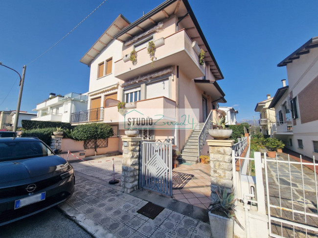 Casa singola in vendita a Camaiore