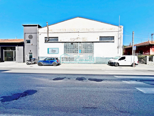 Capannone in vendita a Viareggio