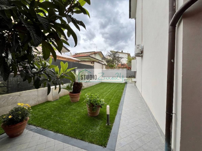 Single House for sale in Massarosa