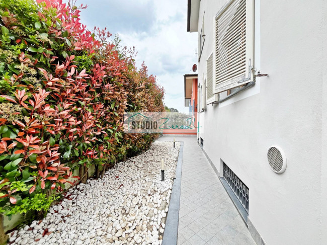 Single House for sale in Massarosa