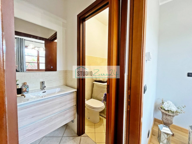 Single House for sale in Massarosa