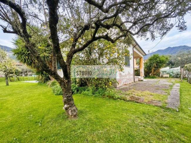 Villa in vendita a Montignoso